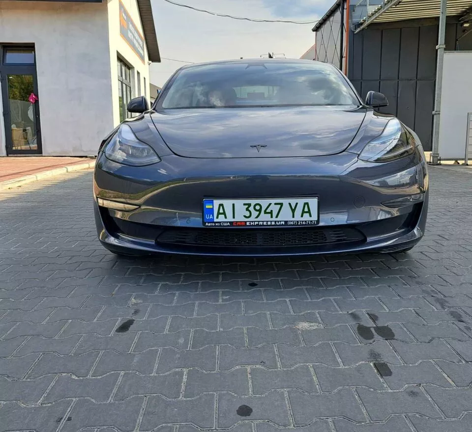 Tesla Model 3  80.5 kWh 2021111