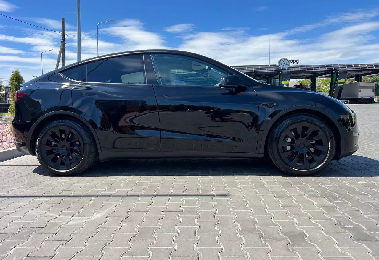 Tesla Model Y  82 kWh 2021121