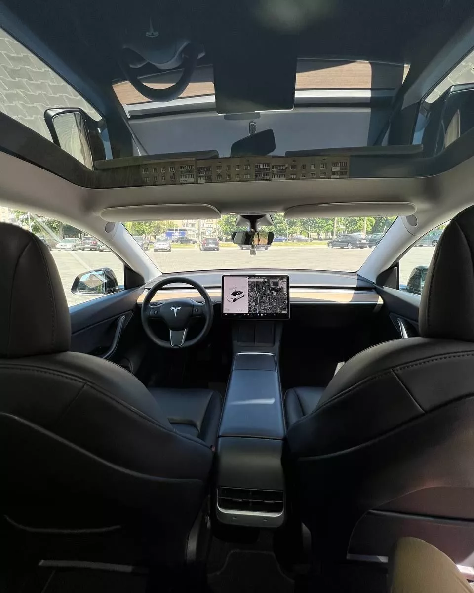 Tesla Model Y  82 kWh 2021131