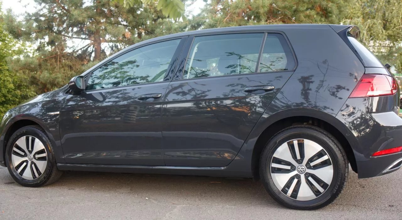 Volkswagen e-Golf  36 kWh 2020111