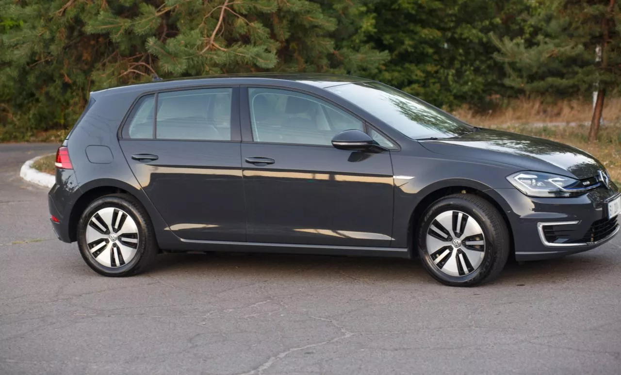 Volkswagen e-Golf  36 kWh 2020201