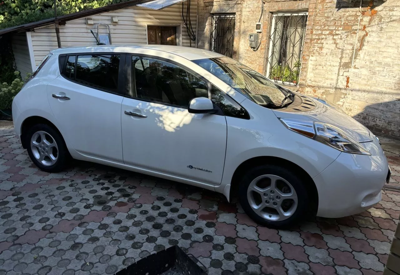 Nissan Leaf  24 kWh 201301