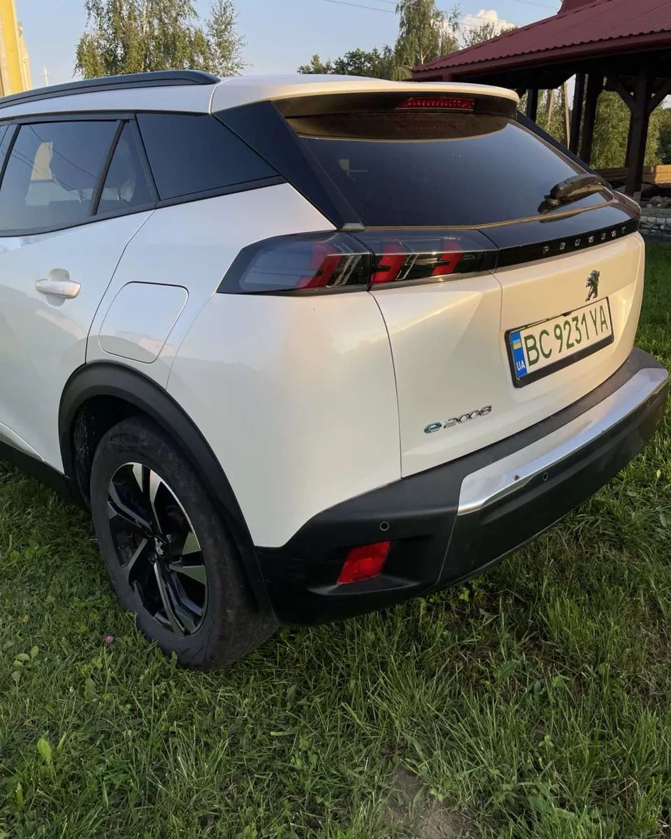 Peugeot E-2008  50 kWh 2022121