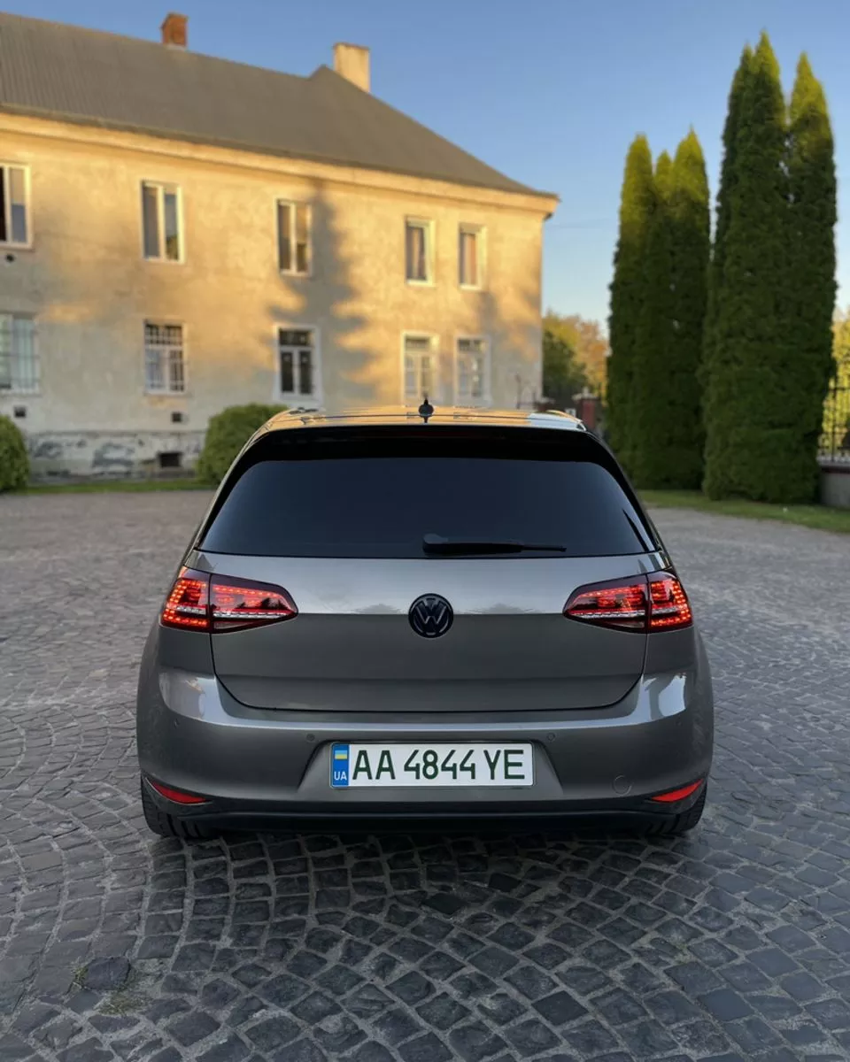 Volkswagen e-Golf  24 kWh 201441