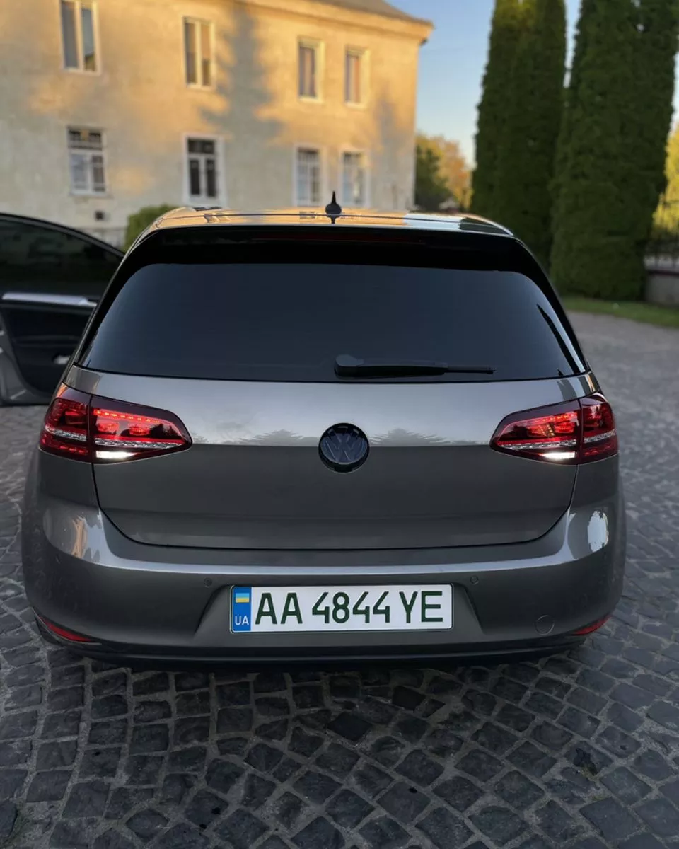 Volkswagen e-Golf  24 kWh 2014141