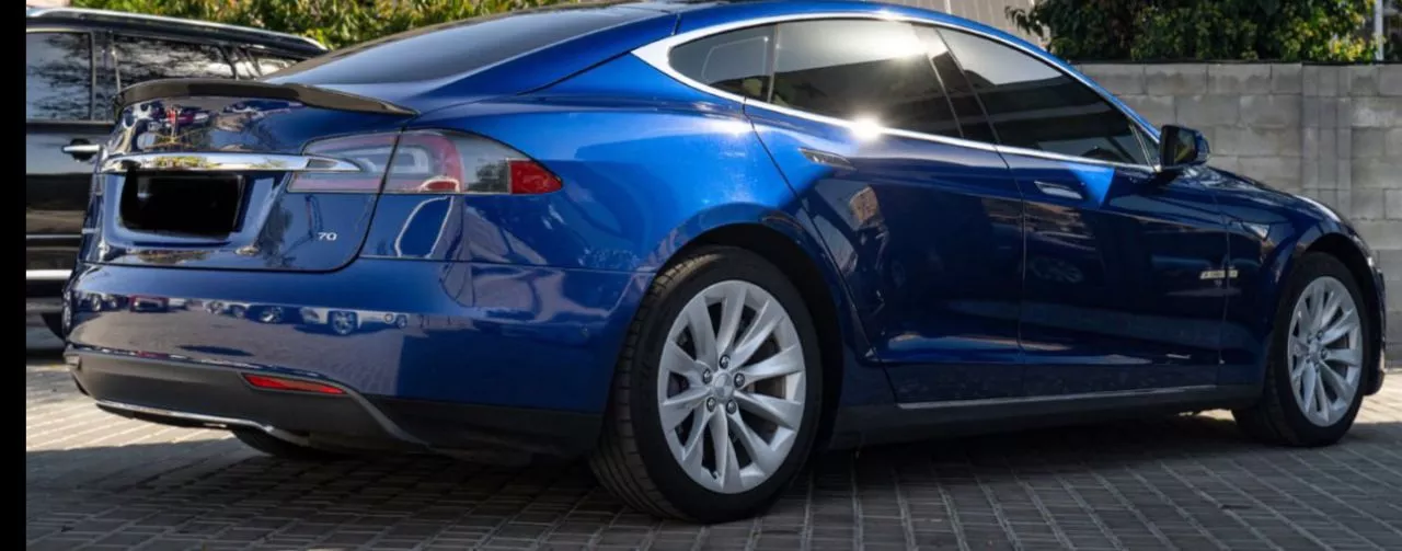 Tesla Model S  70 kWh 201511