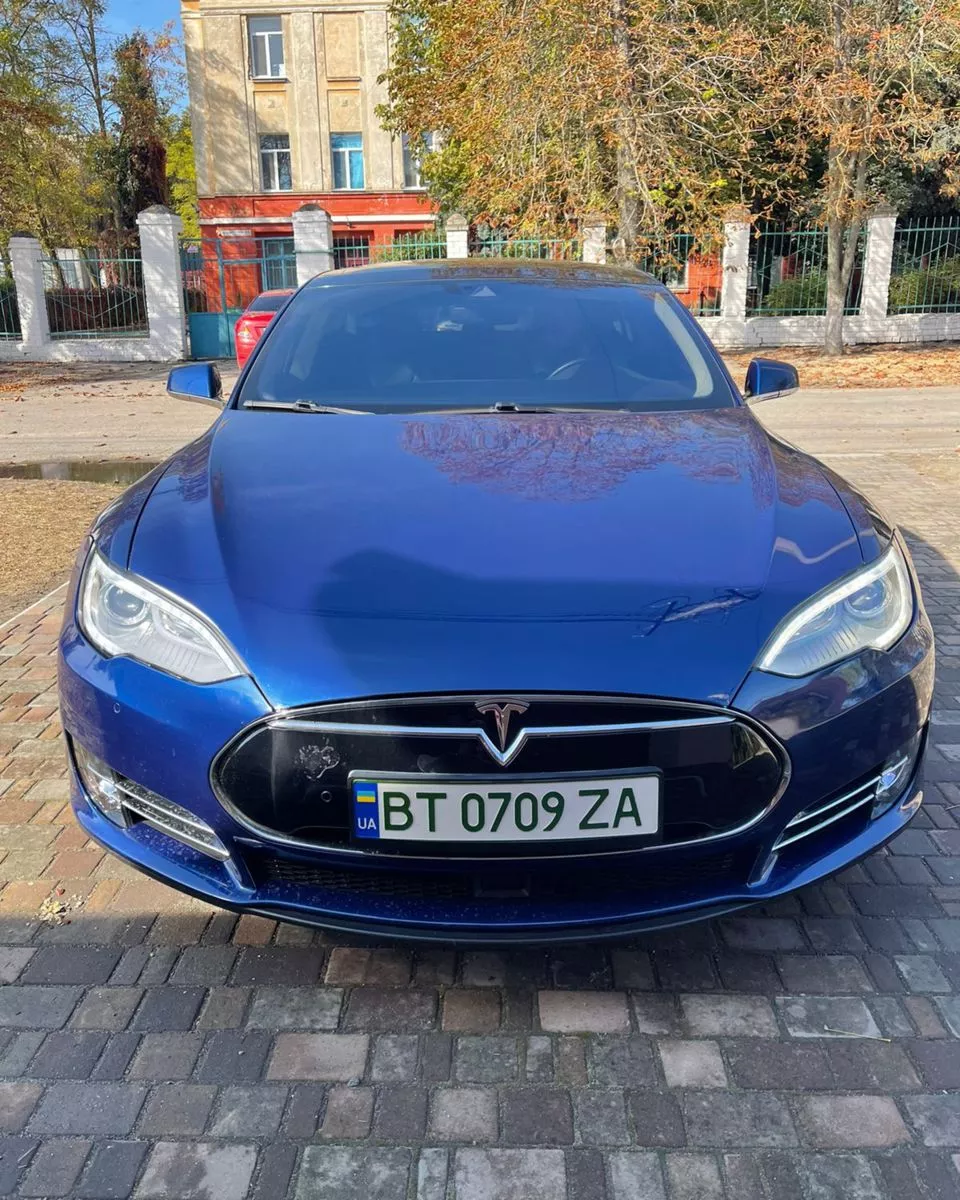 Tesla Model S  70 kWh 201551