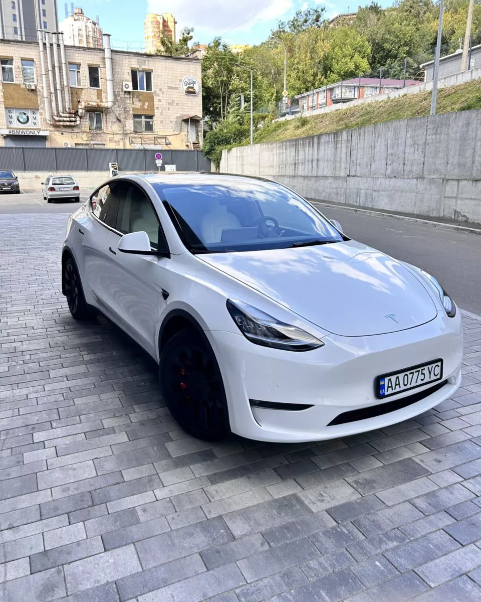 Tesla Model Y  82 kWh 202211