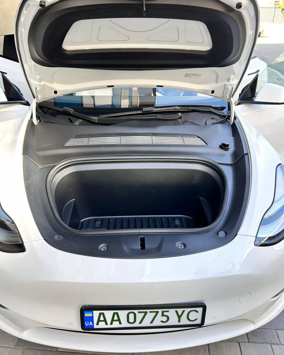 Tesla Model Y  82 kWh 2022111