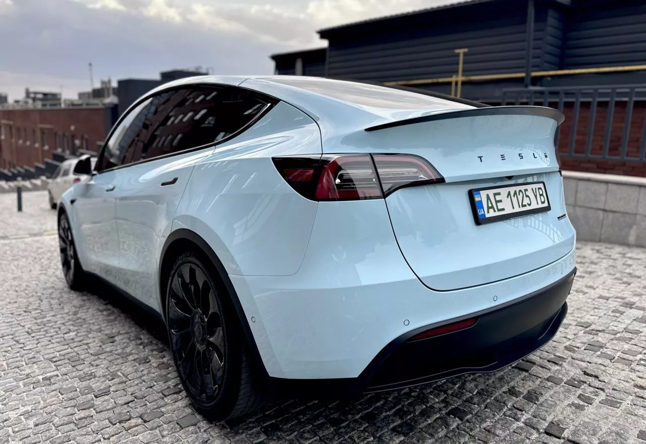 Tesla Model Y  2022321