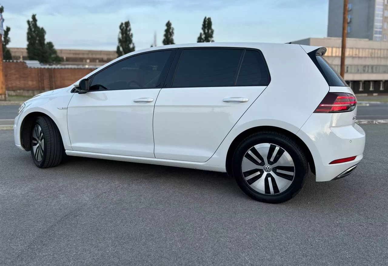 Volkswagen e-Golf  201891