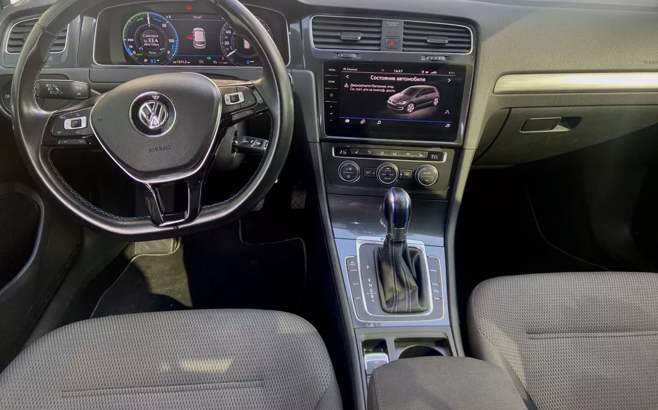 Volkswagen e-Golf  2018141