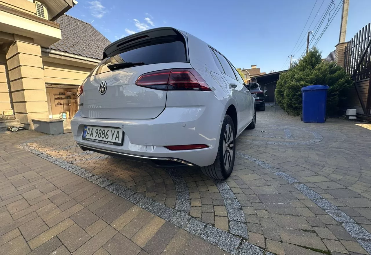 Volkswagen e-Golf  36 kWh 201761