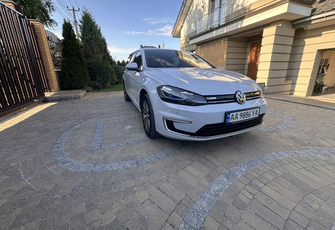 Volkswagen e-Golf  36 kWh 201781