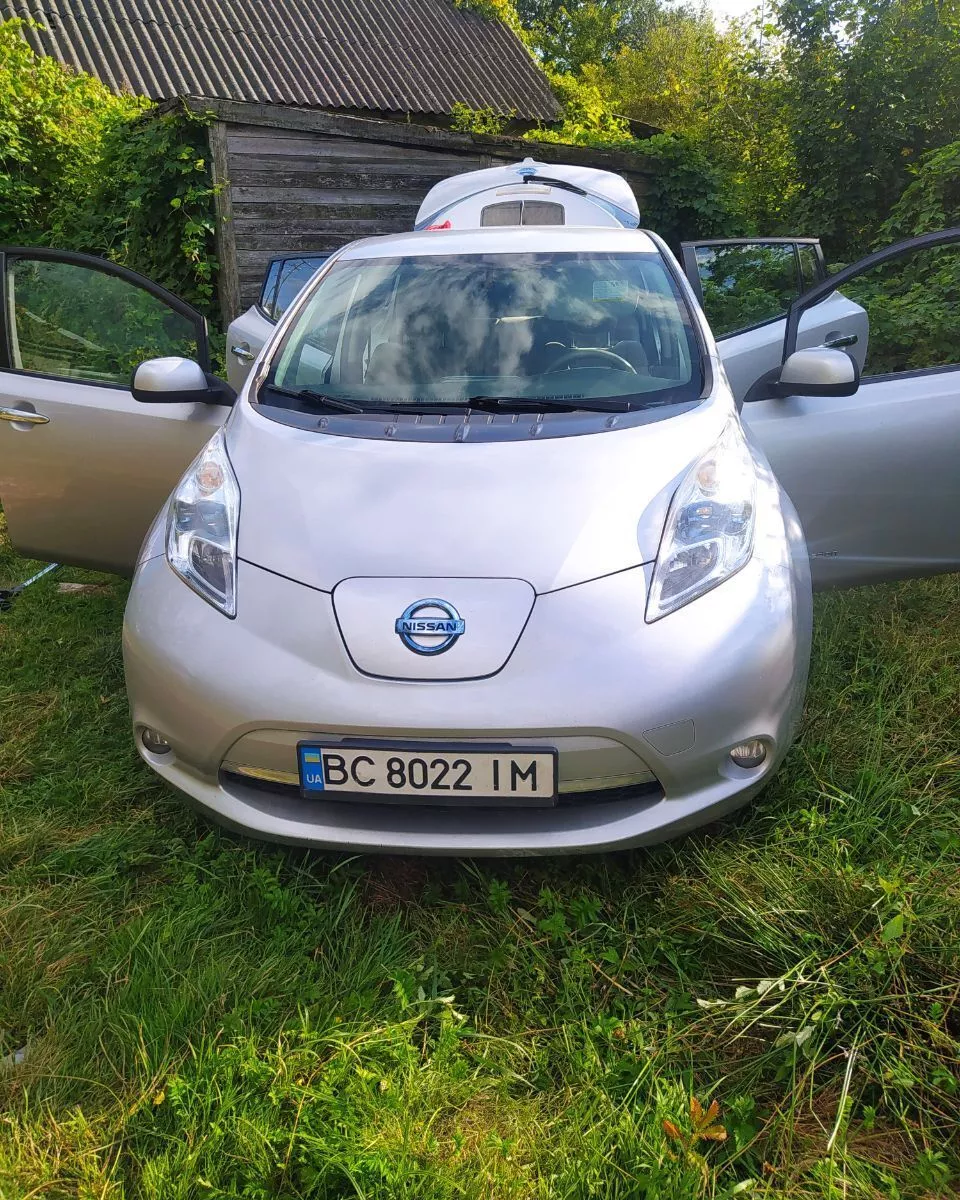 Nissan Leaf  24 kWh 201201