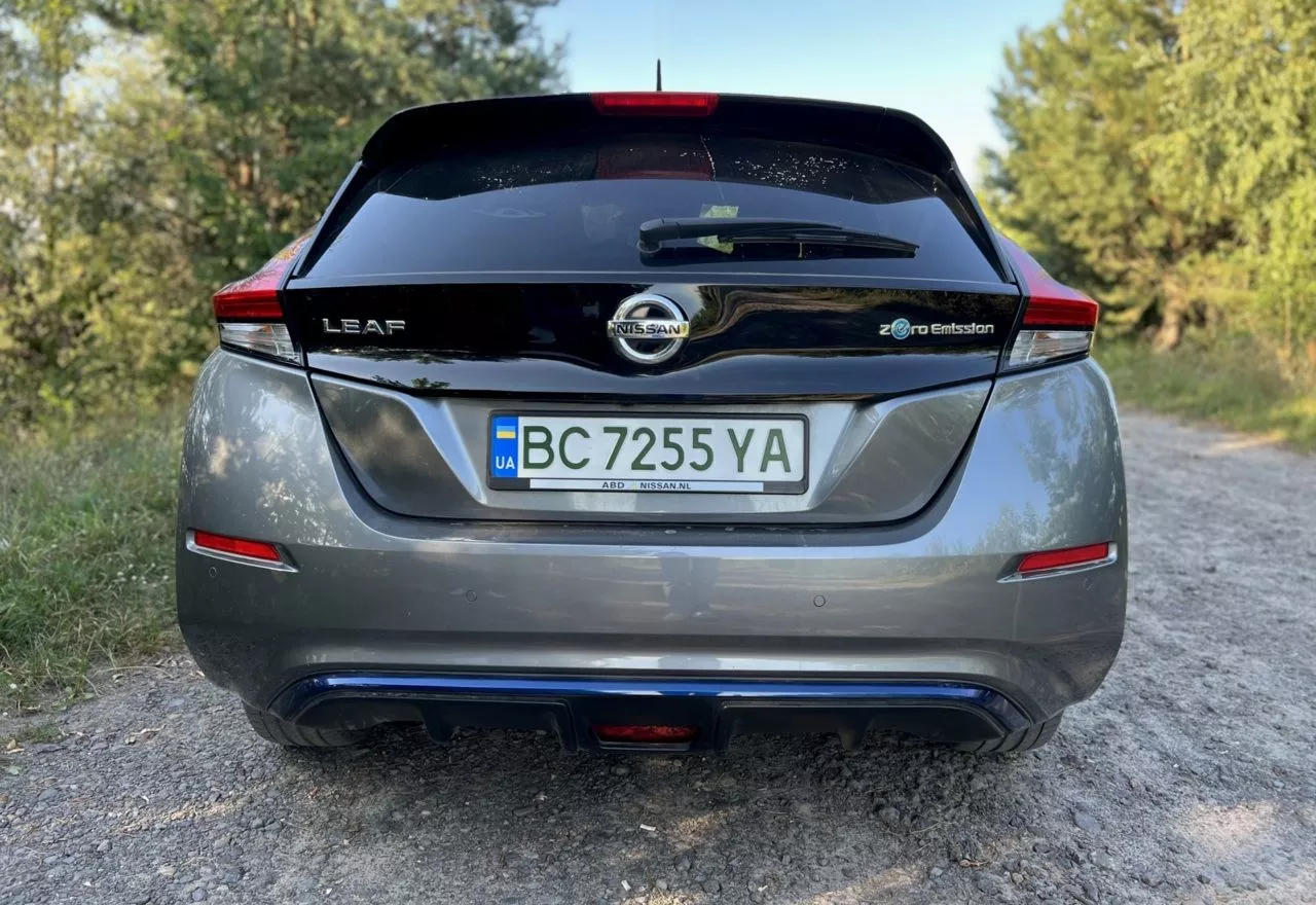 Nissan Leaf  2018101