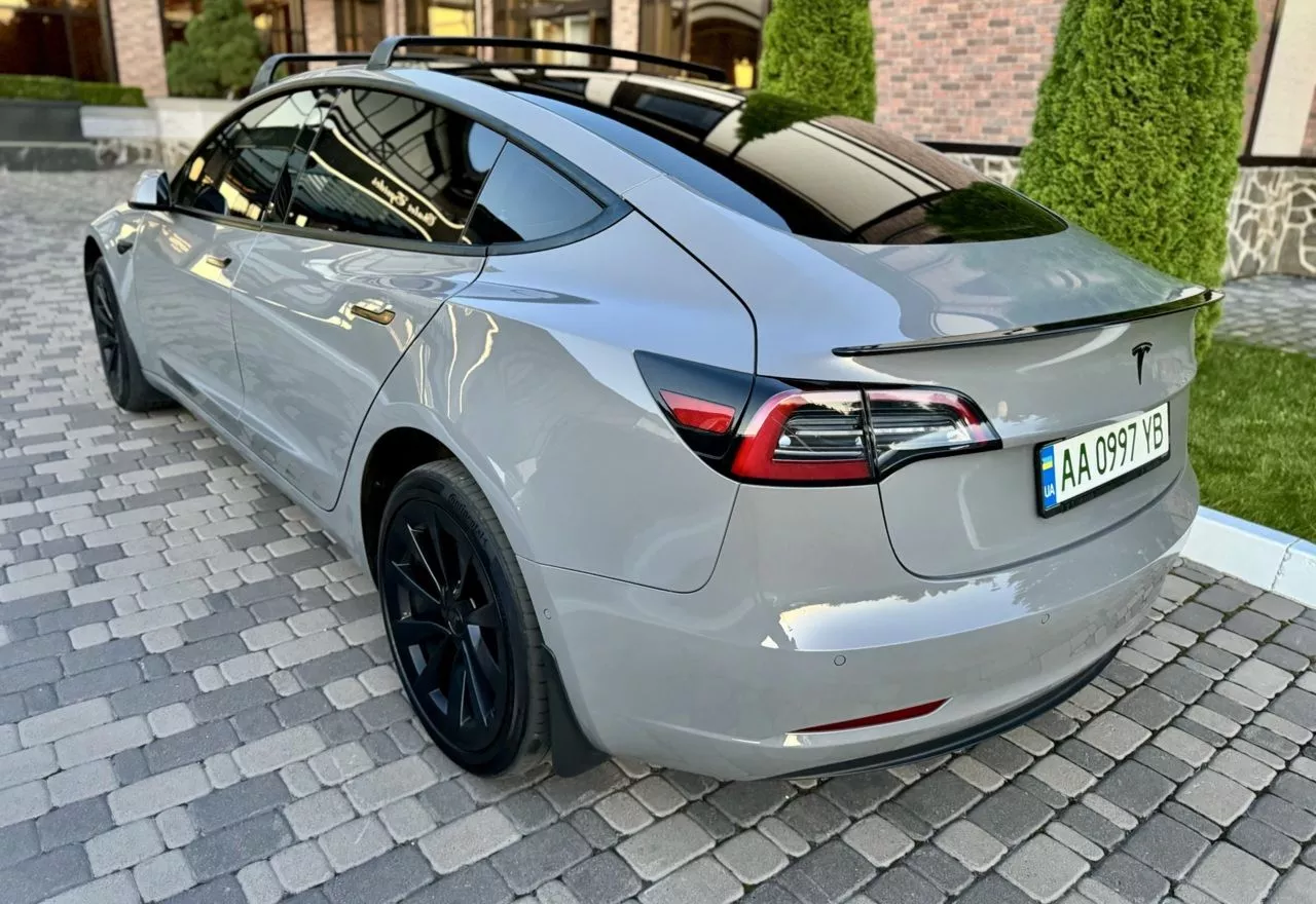 Tesla Model 3  80.5 kWh 2021111