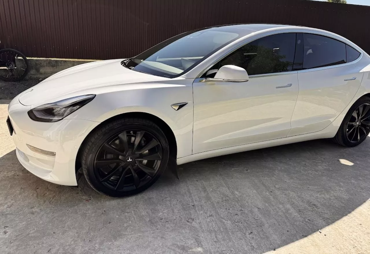 Tesla Model 3  82.5 kWh 202011