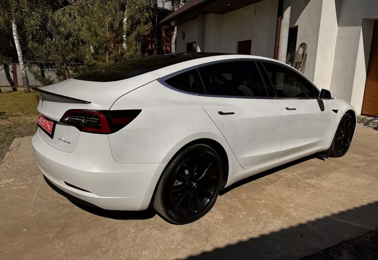 Tesla Model 3  82.5 kWh 202021