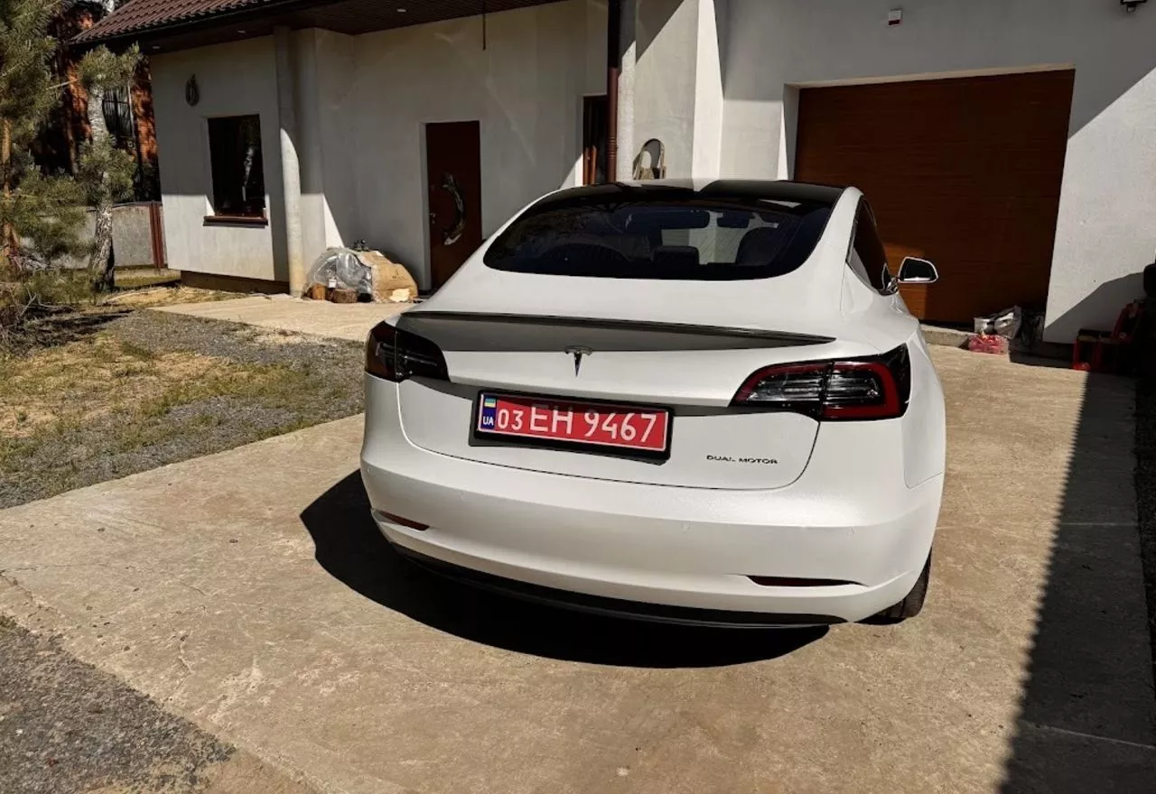 Tesla Model 3  82.5 kWh 202031