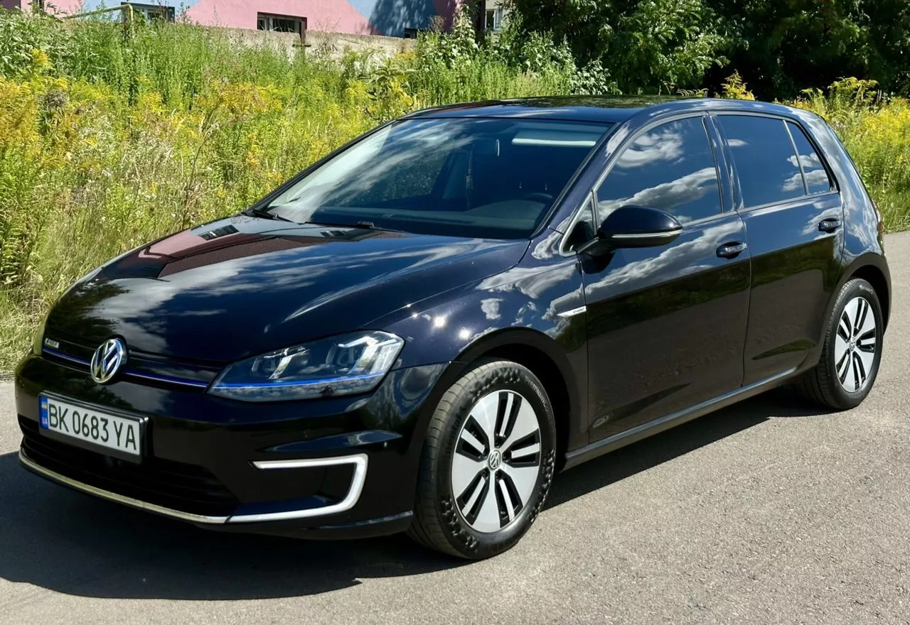 Volkswagen e-Golf  24 kWh 2014311