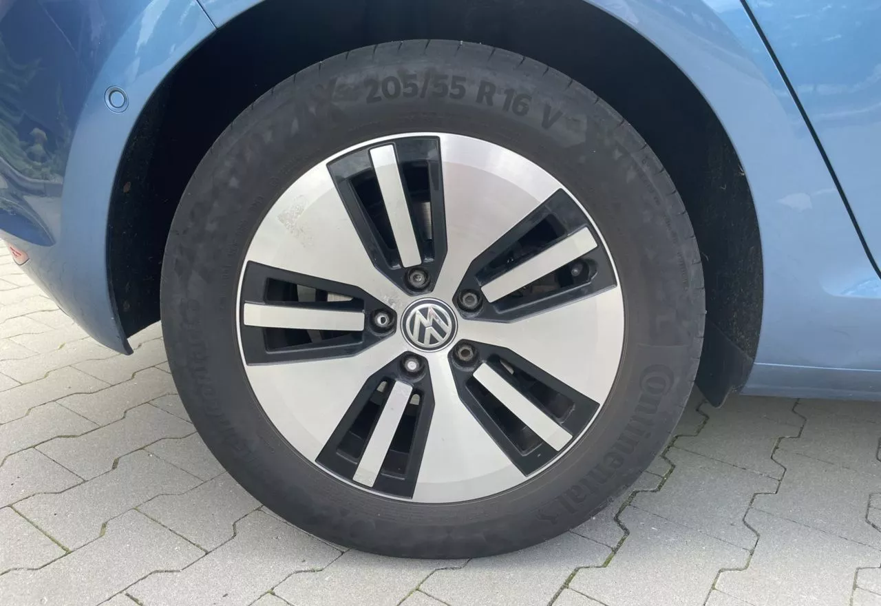 Volkswagen e-Golf  24 kWh 2015161