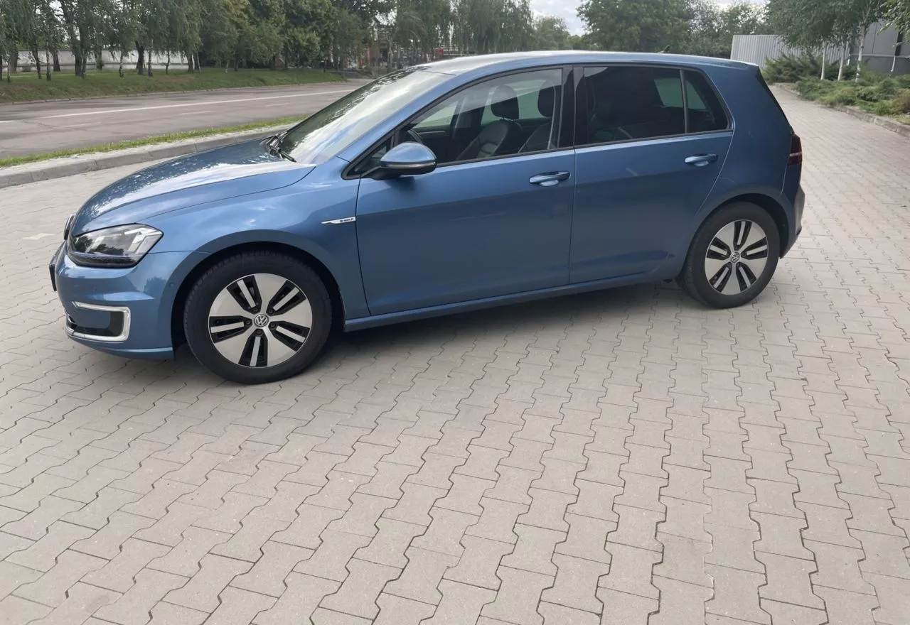 Volkswagen e-Golf  24 kWh 2015251