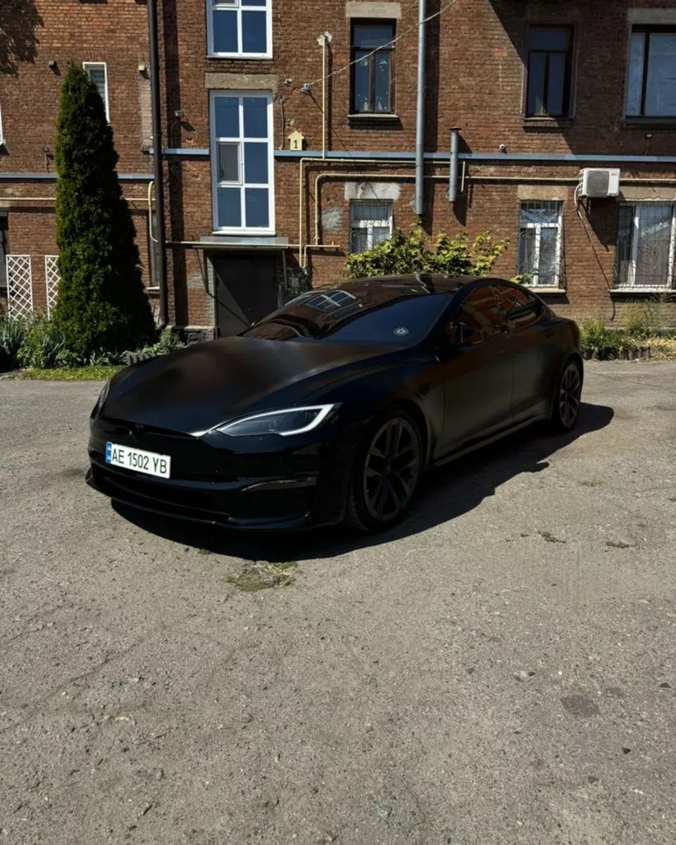 Tesla Model S 