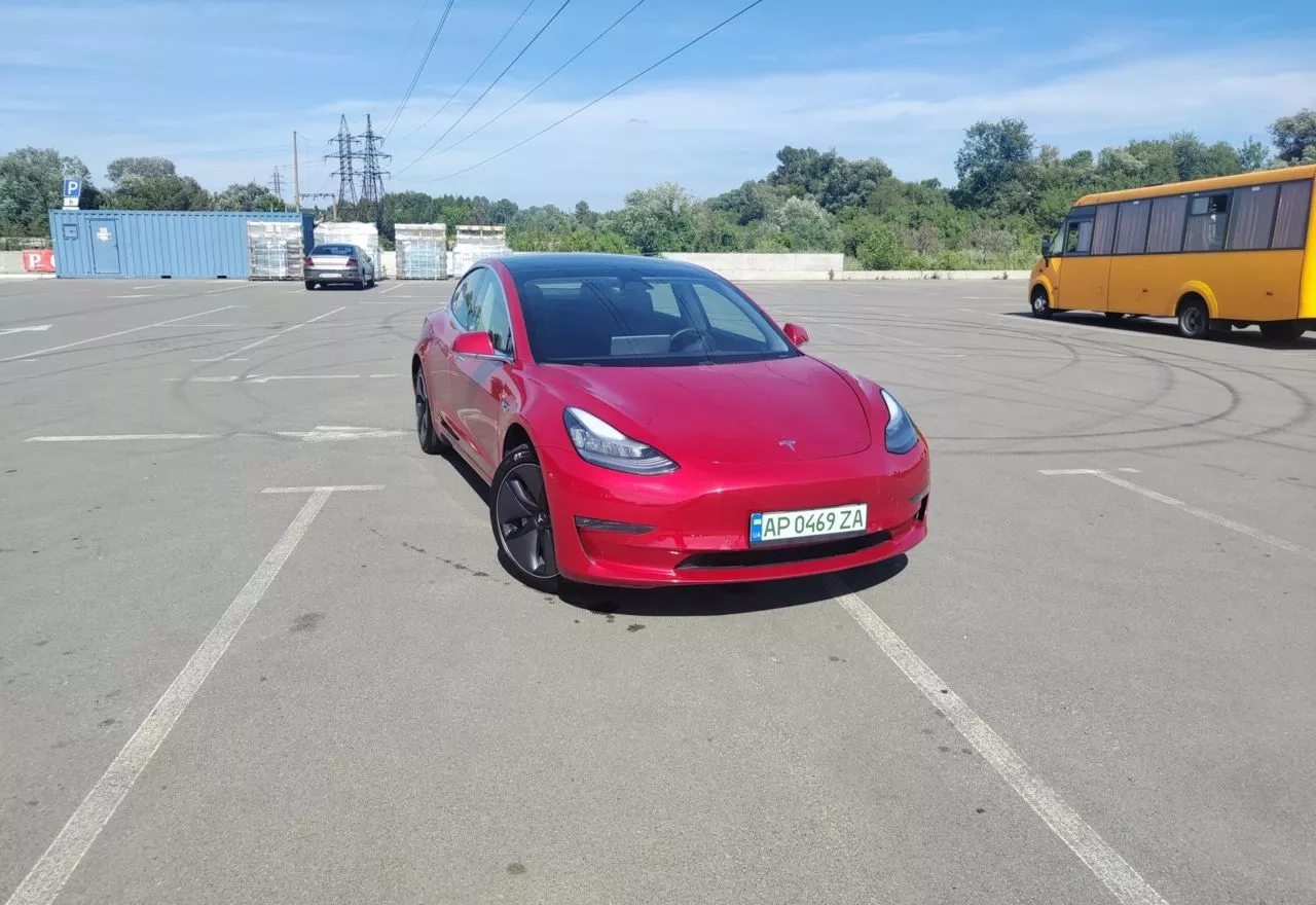 Tesla Model 3  202001