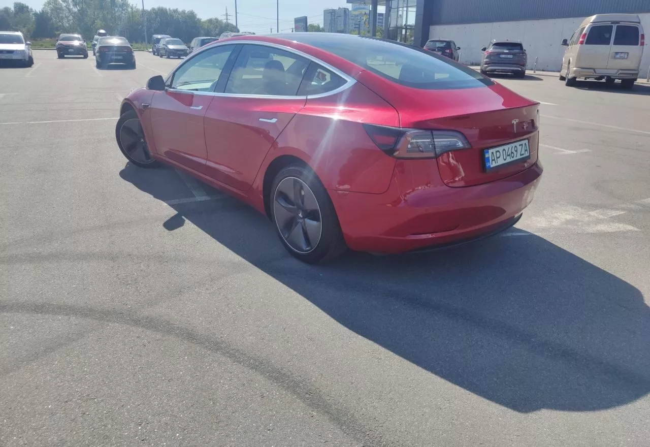 Tesla Model 3  202041