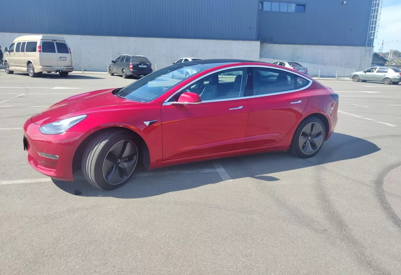 Tesla Model 3  202061