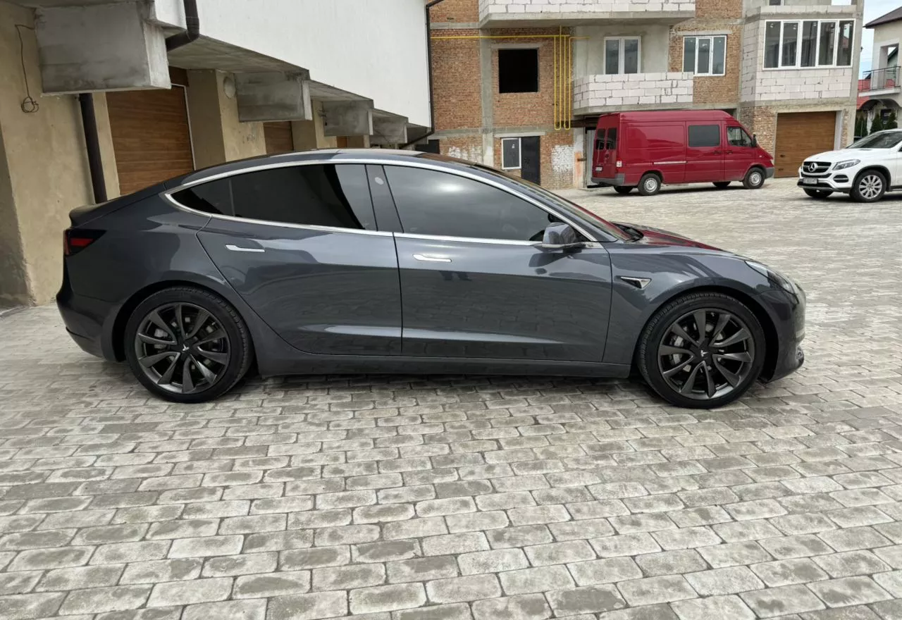 Tesla Model 3  80.5 kWh 201821