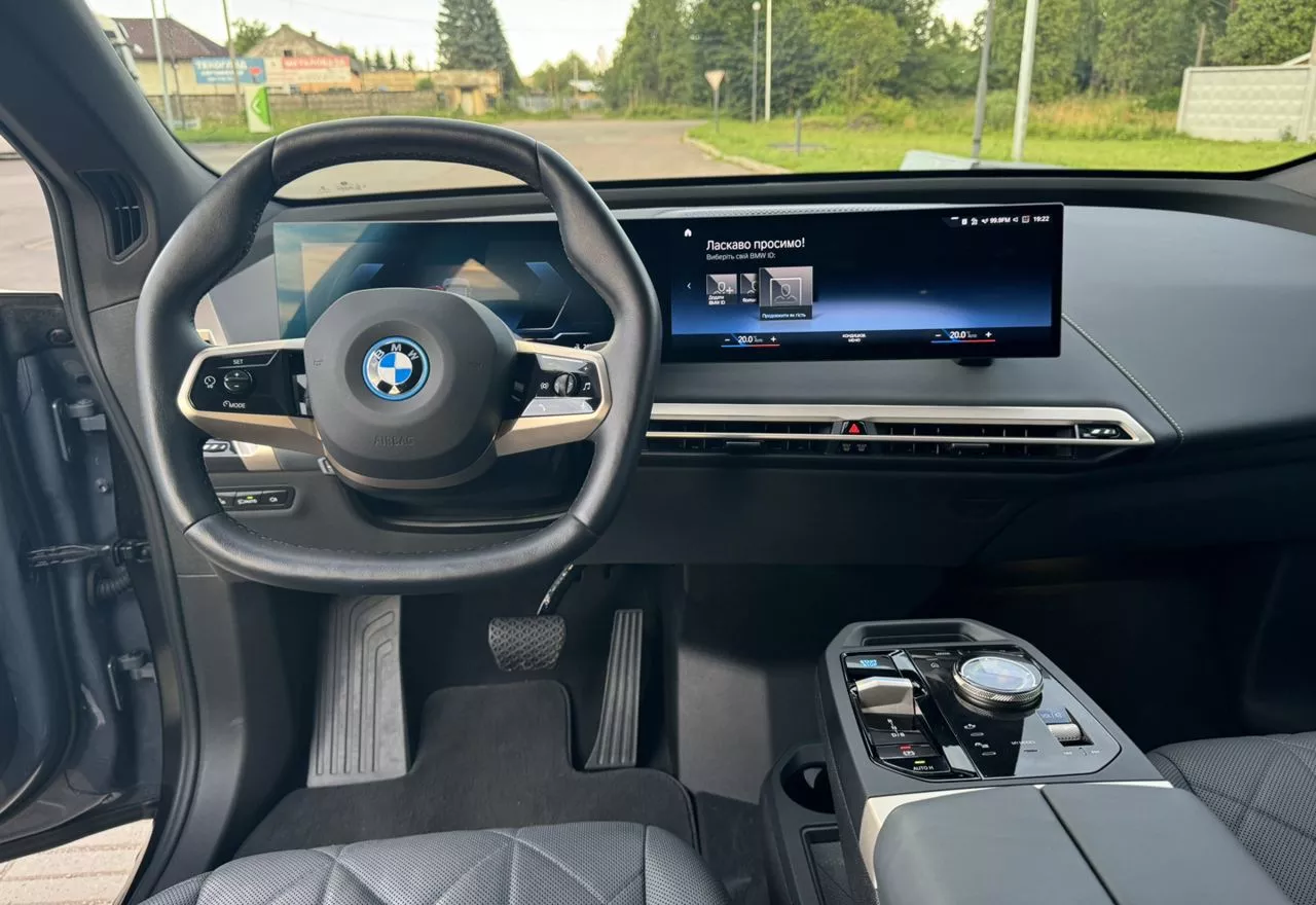 BMW iX  111.5 kWh 2023131