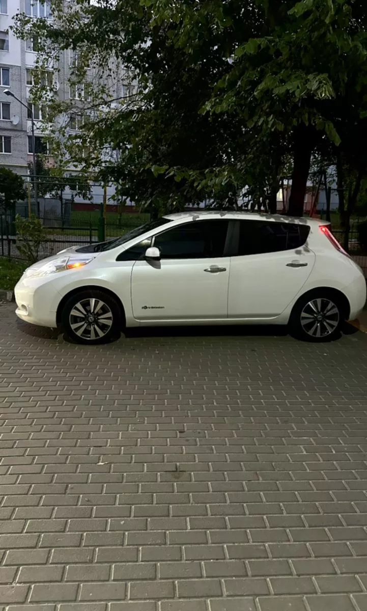 Nissan Leaf  24 kWh 201321