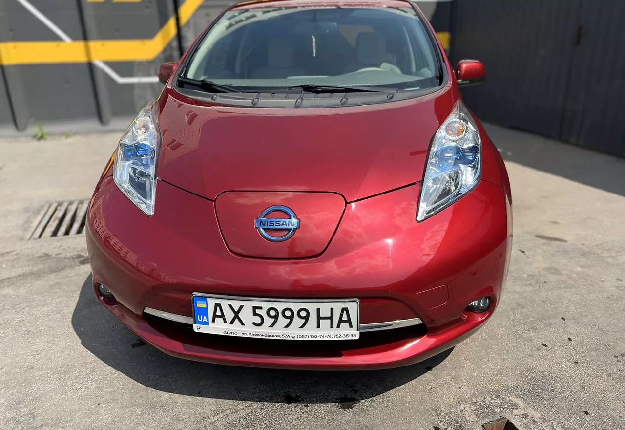 Nissan Leaf  2015111