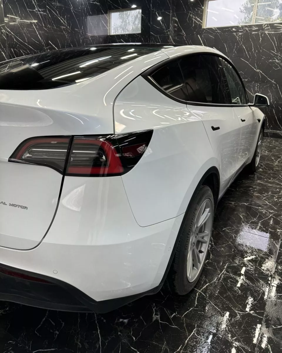 Tesla Model Y  82 kWh 2020121