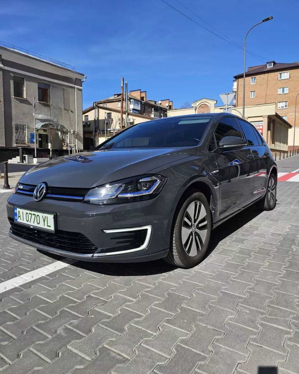 Volkswagen e-Golf  36 kWh 202011