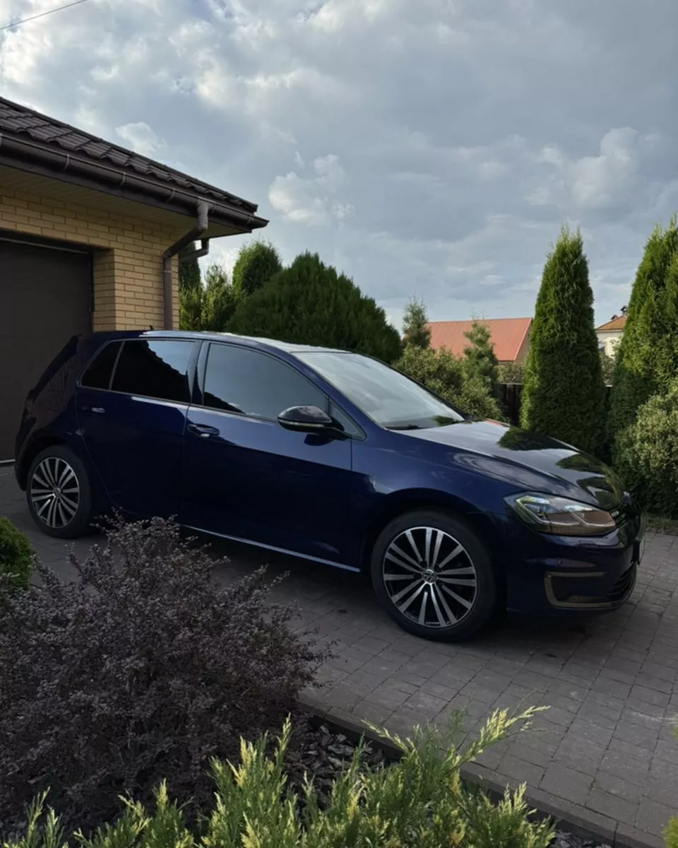 Volkswagen e-Golf  201811