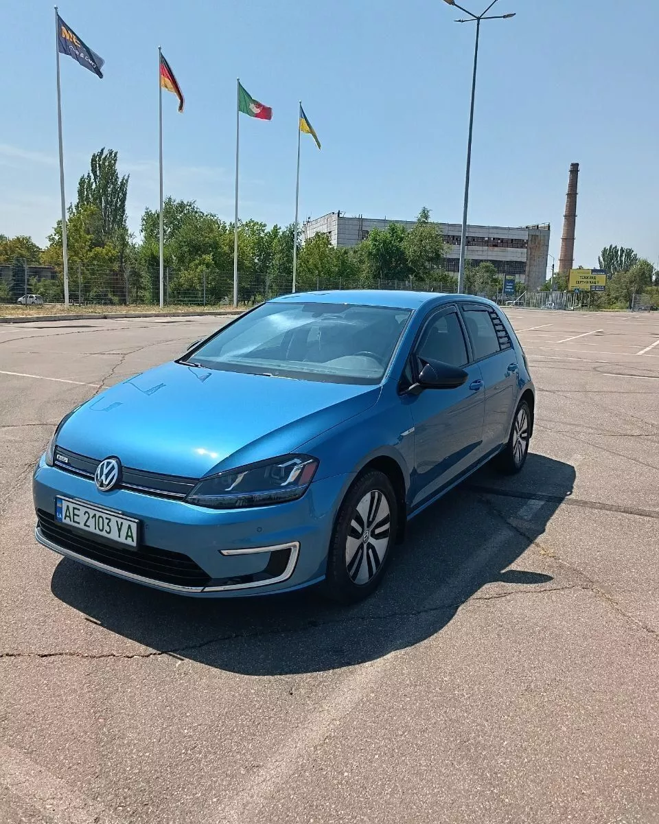 Volkswagen e-Golf  24 kWh 201511