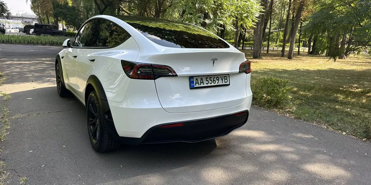 Tesla Model Y  2022121