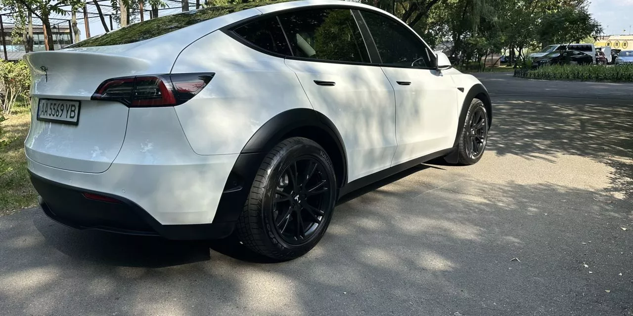 Tesla Model Y  2022171