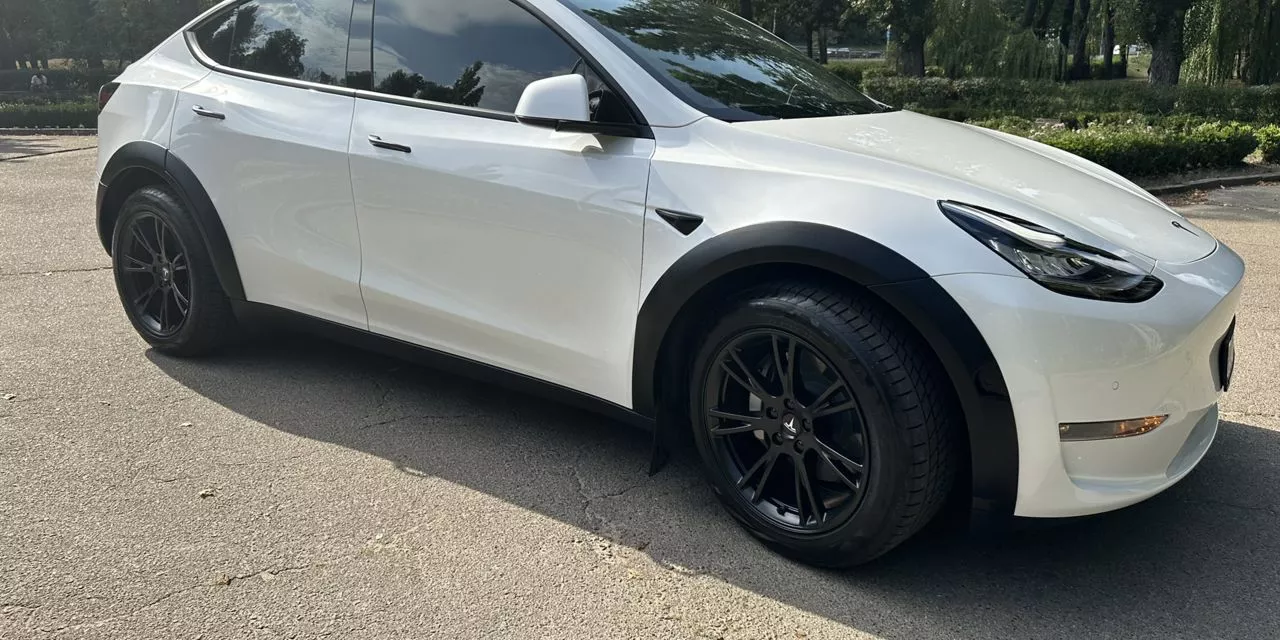 Tesla Model Y  2022451