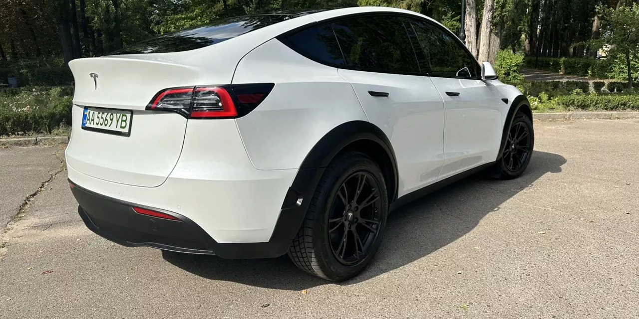 Tesla Model Y  2022471