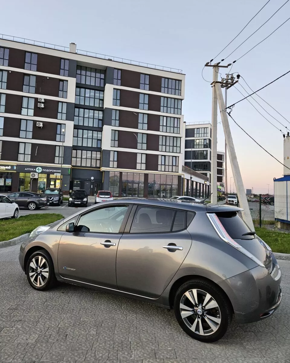 Nissan Leaf  24 kWh 201421