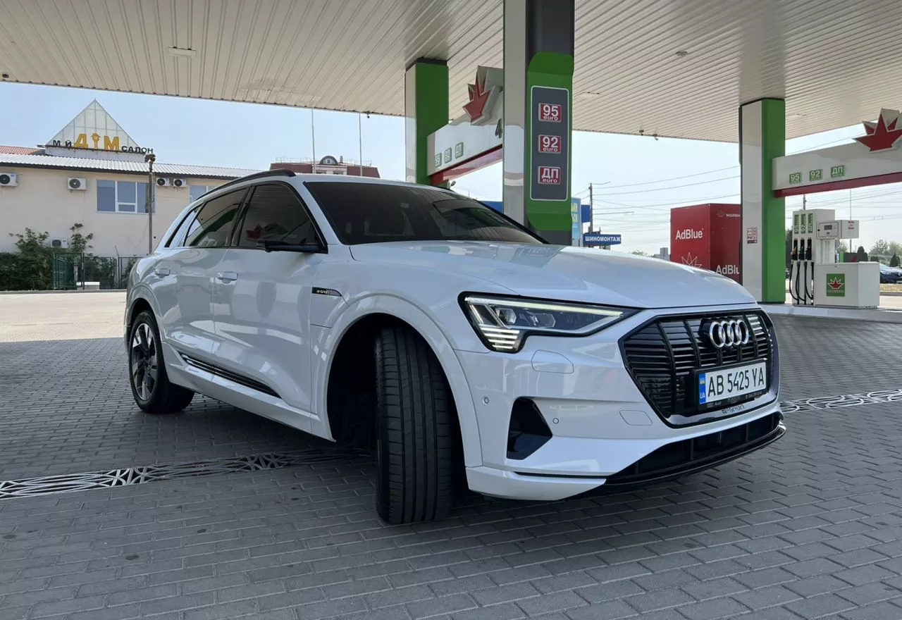 Audi E-tron  2019161