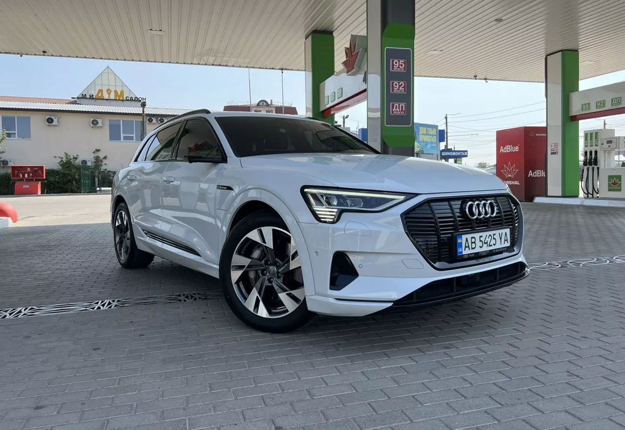 Audi E-tron  2019181