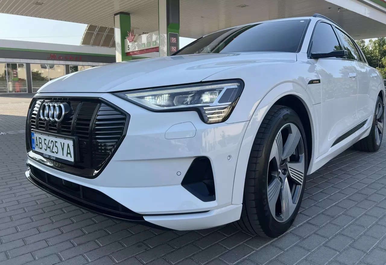 Audi E-tron  2019231