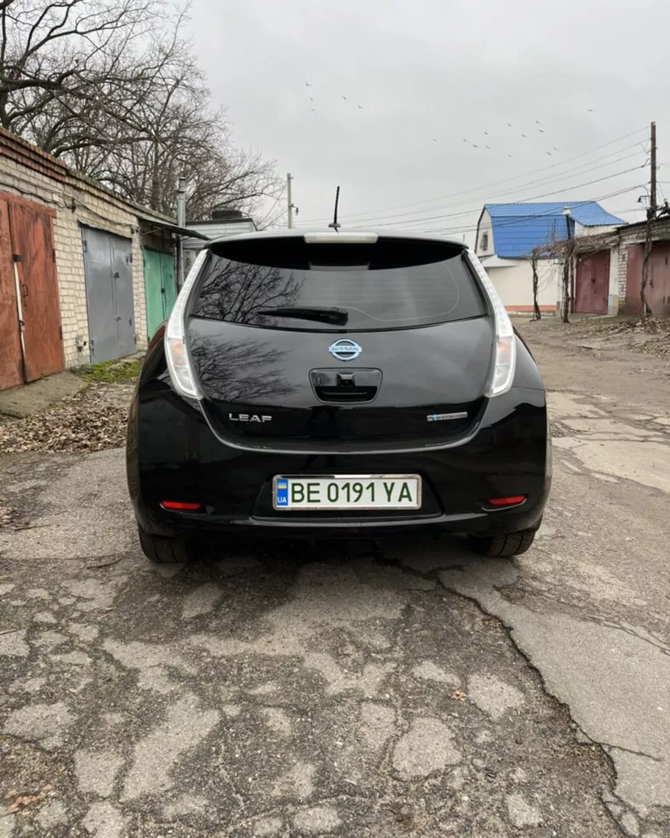 Nissan Leaf  24 kWh 2015111