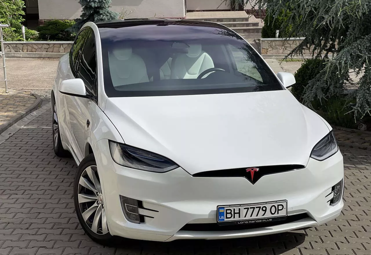 Tesla Model X 