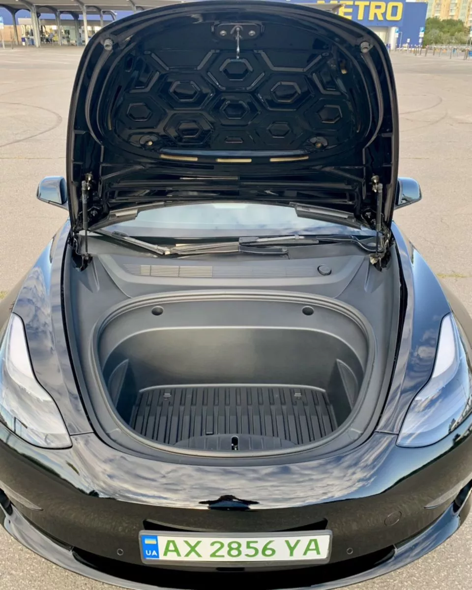 Tesla Model 3  82 kWh 2022111